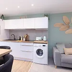 Magnifique T3 Bord De Garage Prive Classe 3 Etoiles Apartment *