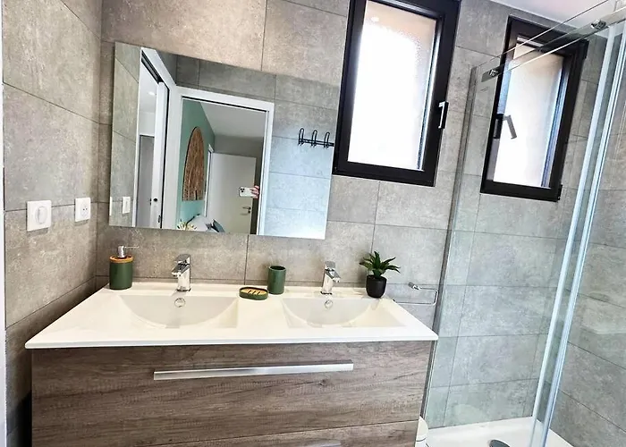 Magnifique T3 Bord De Garage Prive Classe 3 Etoiles * Collioure